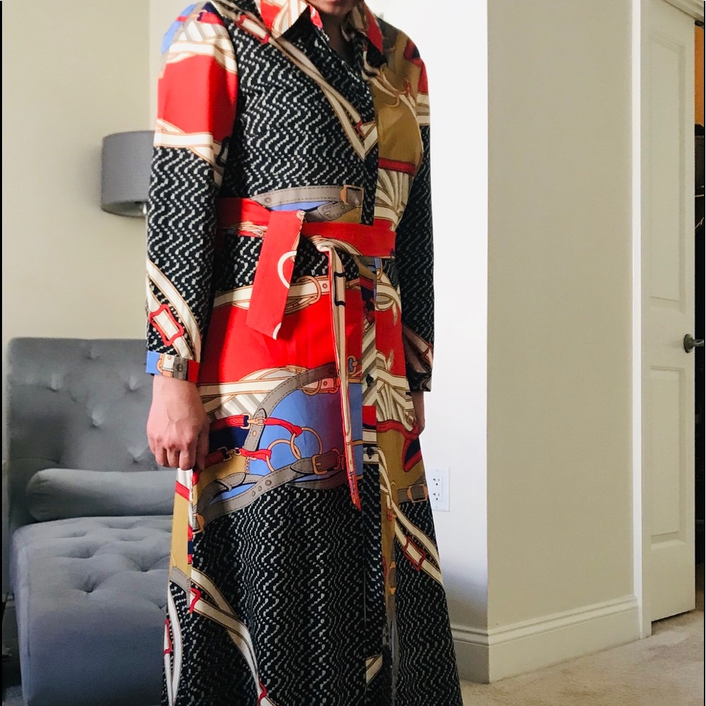 Maxi dress with belt pattern with belt.